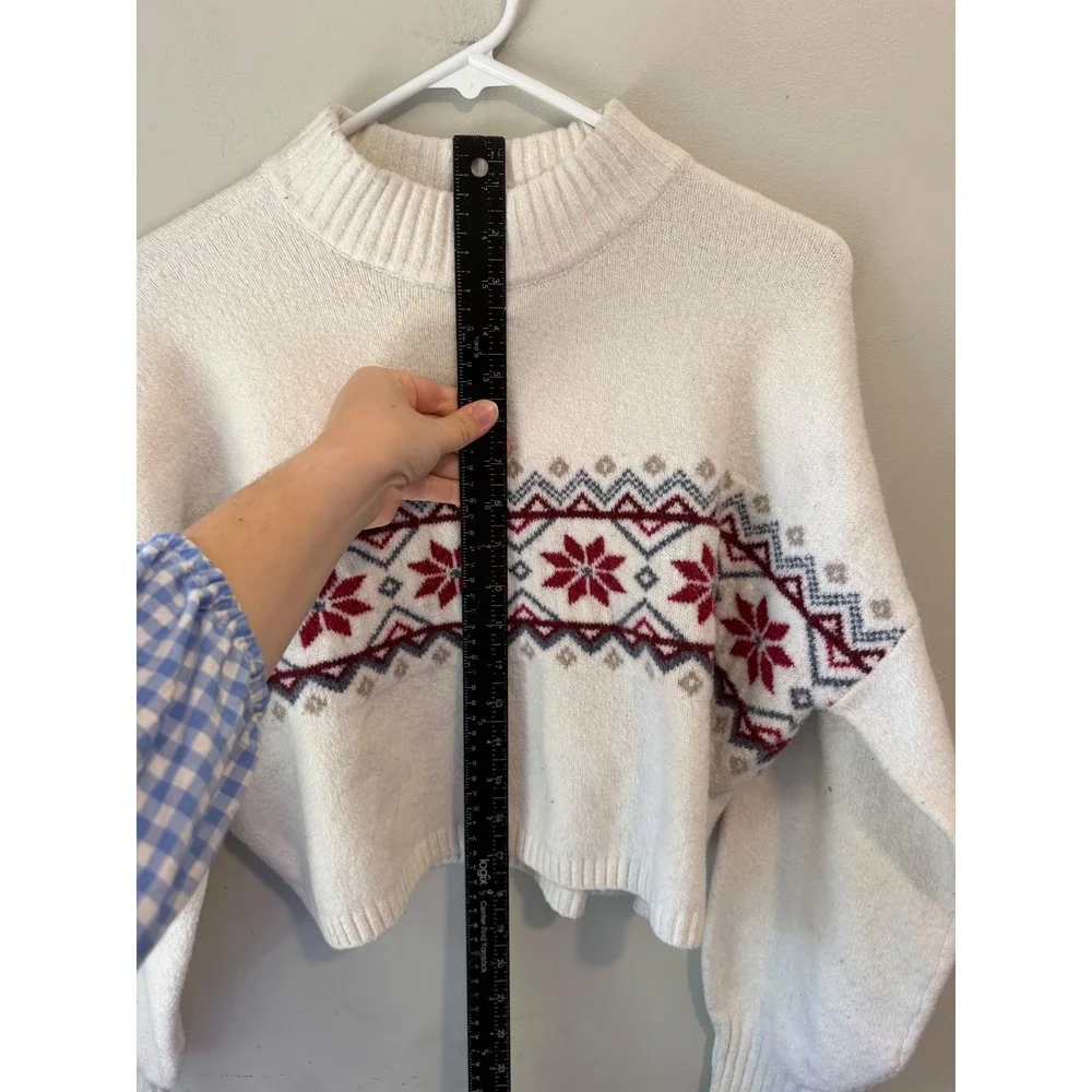 Hollister Women Cream Fair Isle Snowflake Cropped Mock Neck Sweater Small 2014